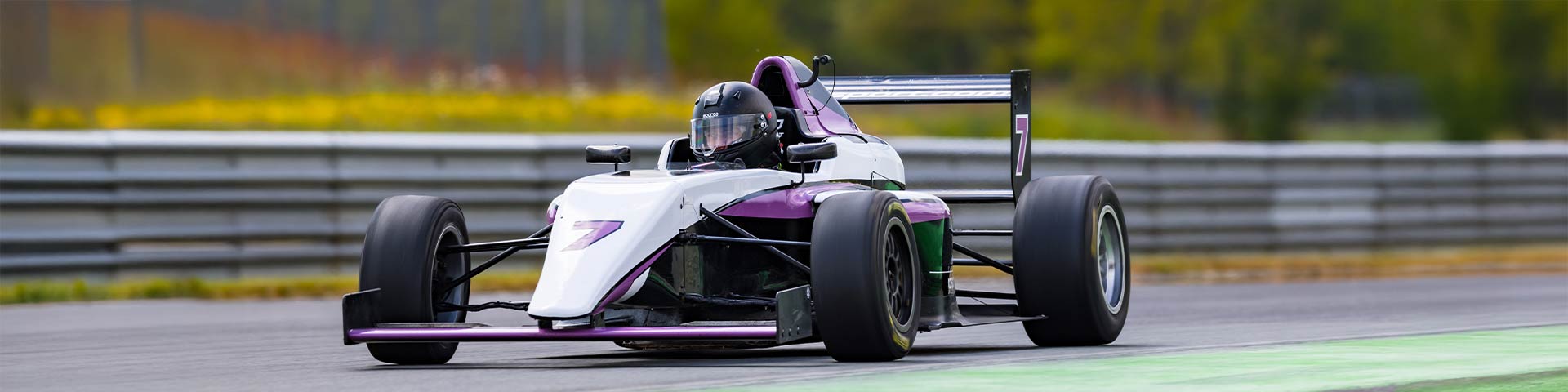Stage de pilotage circuit Haute Saintonge en monoplace Formule 4