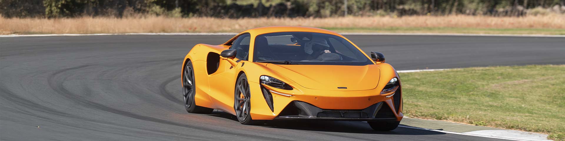 Stage de pilotage McLaren Artura circuit automobile