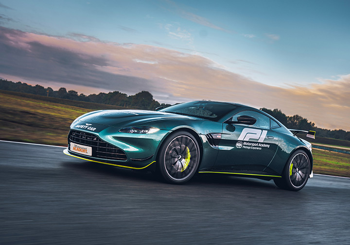 Conduire une Aston Martin Vantage F1 Edition
