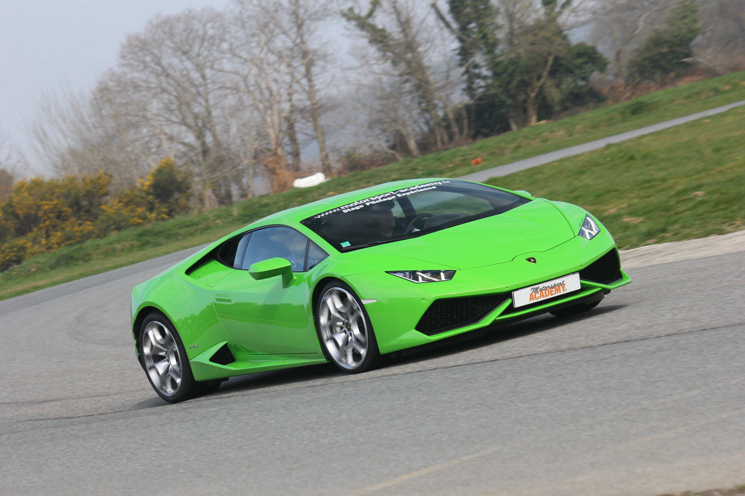 Conduire une Lamborghini sur circuit : sensations fortes garanties !