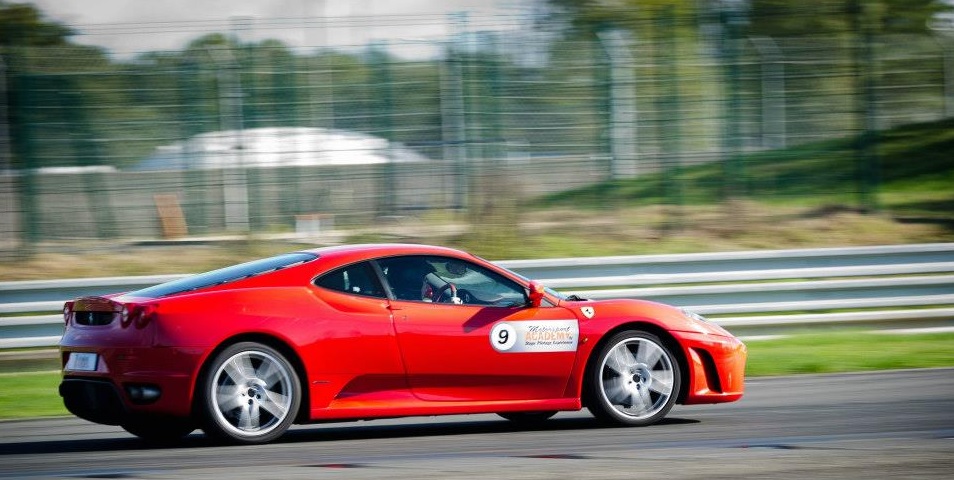 Conduire une Ferrari sur circuit : à quoi faut-il s'attendre ?
