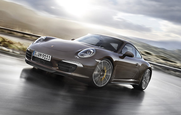 Piloter une Porsche sur circuit, la conduire sur la route avec sagesse