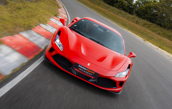 Stage de pilotage Ferrari sur le circuit Dijon-Prenois